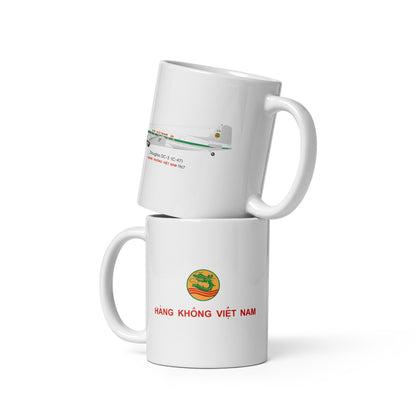 Douglas DC-3 (C-47) Air Vietnam / Hang Khong Viet Nam (1967) Mug